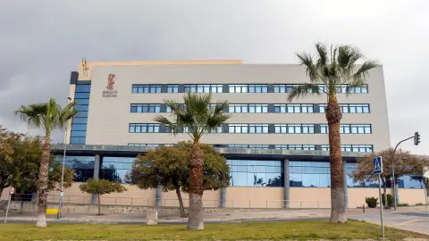 El gobierno local de Benidorm denuncia el recorte de juzgados que quiere ejecutar el Ministerio en la ciudad y le exige dar marcha atrás El gobierno local de Benidorm denuncia el recorte de juzgados que quiere ejecutar el Ministerio en la ciudad y le exige dar marcha atrás