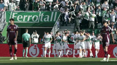 El Elche celebra uno de los goles contra el Albacete. El Elche celebra uno de los goles contra el Albacete.