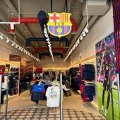 Abre sus puertas en Muelle Uno la primera Barça Store de Andalucía