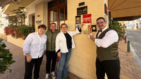 La séptima Estrella Michelín ya luce en la fachada de El Xato La séptima Estrella Michelín ya luce en la fachada de El Xato