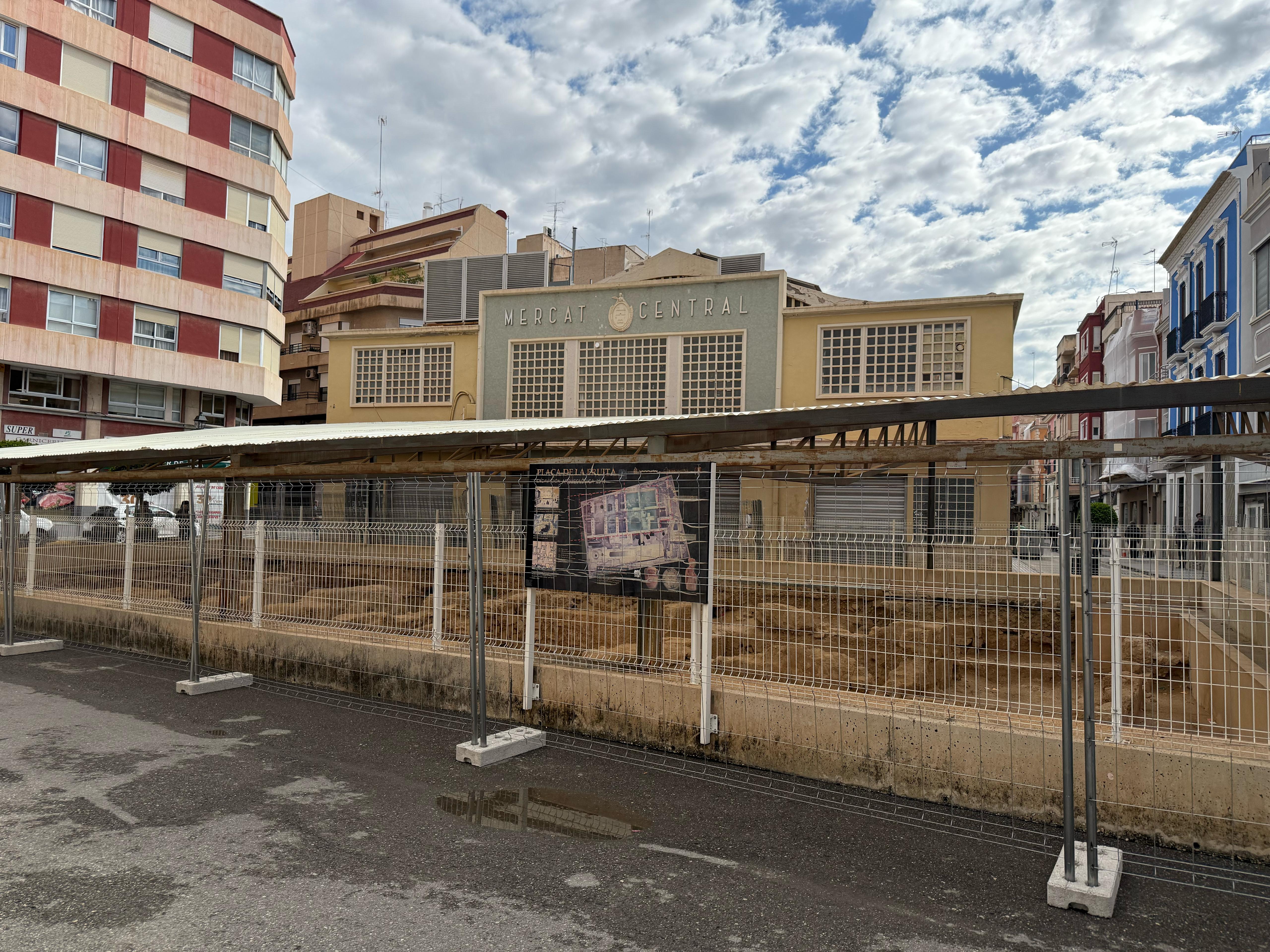Comienza en Elche la rehabilitación del edificio del Mercado Central Comienza en Elche la rehabilitación del edificio del Mercado Central