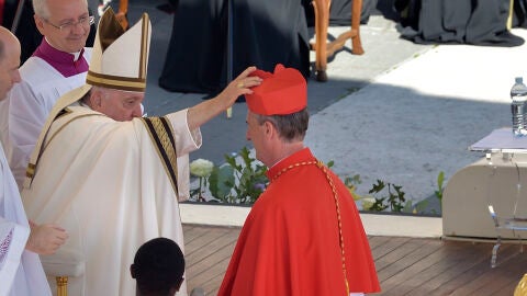 El rector Mayor de los Salesianos, &Aacute;ngel Fern&aacute;ndez Artime, es nombrado cardenal por el Papa Francisco (i), en la bas&iacute;lica vaticana de San Pedro, a 30 de septiembre de 2023, en Roma, (Italia).Stefano Spaziani