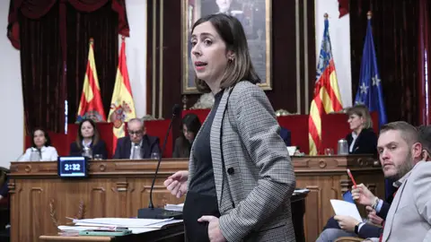 Esther Díez, portavoz de Compromís per Elx durante una intervención en el pleno municipal. Esther Díez, portavoz de Compromís per Elx durante una intervención en el pleno municipal.