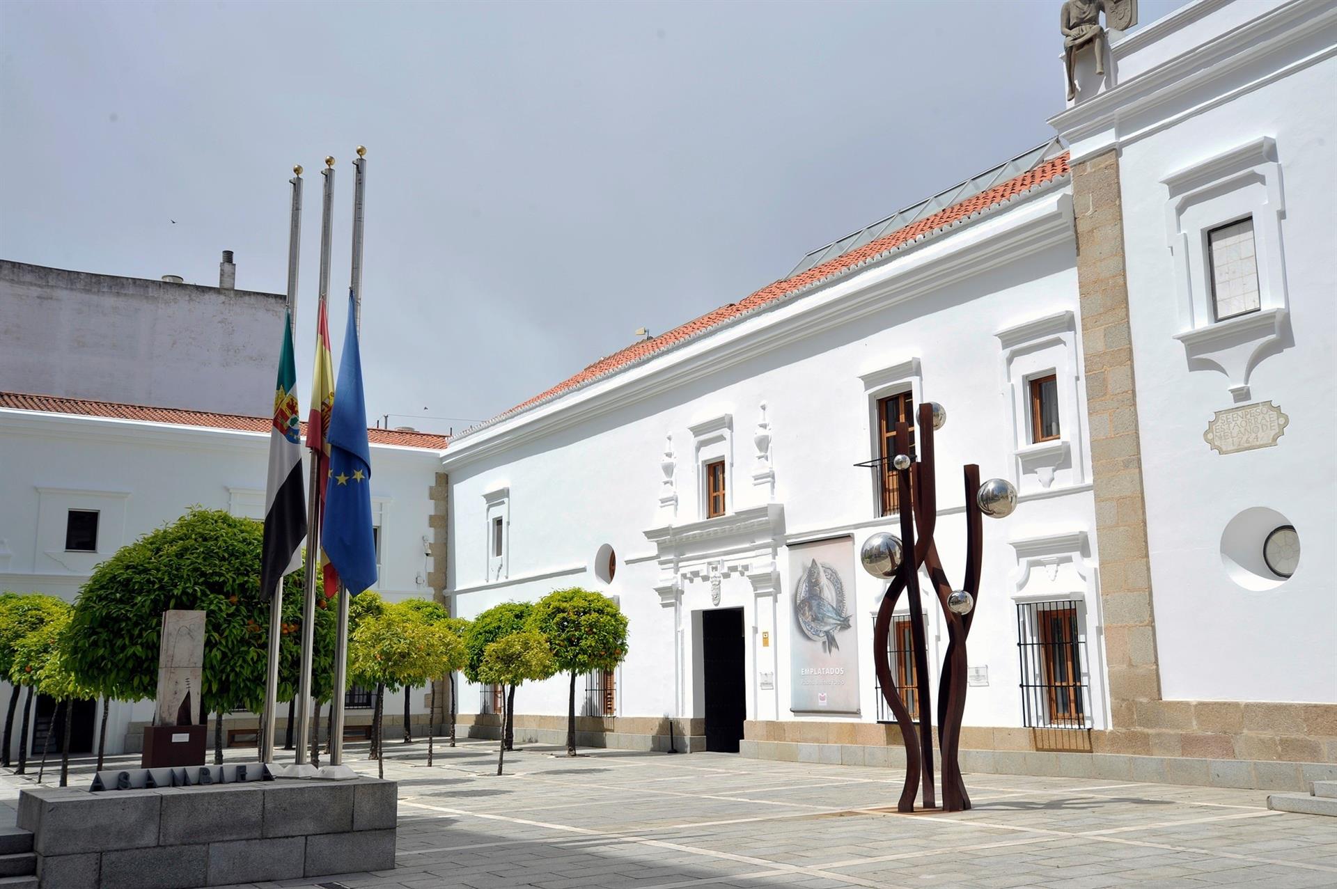 Extremadura decreta tres días de luto oficial por la muerte del Papa Francisco Extremadura decreta tres días de luto oficial por la muerte del Papa Francisco