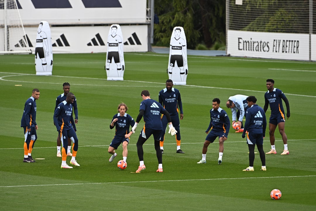 Mbappé y Mendy entrenan con el grupo antes de la visita al Getafe Mbappé y Mendy entrenan con el grupo antes de la visita al Getafe