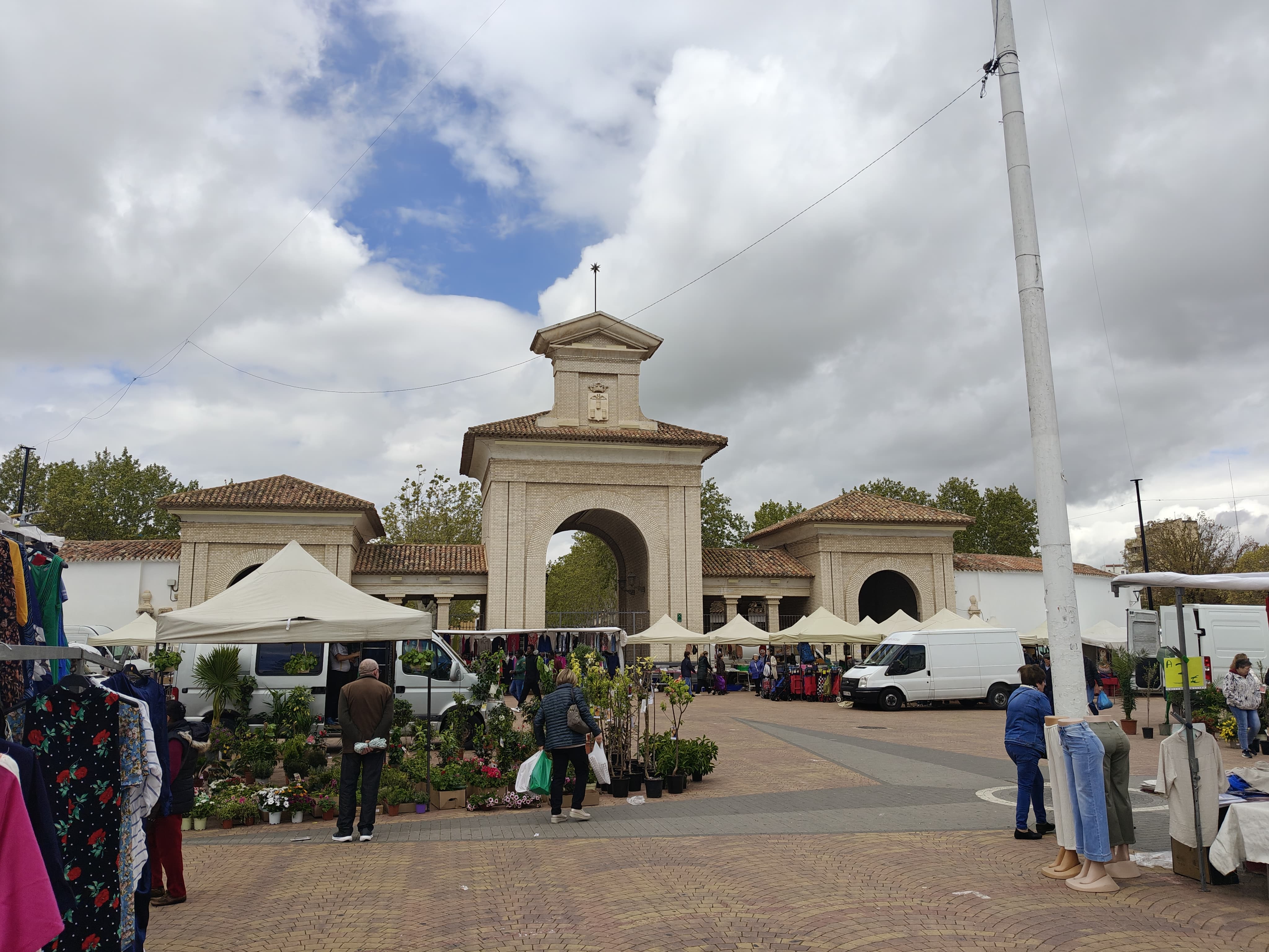 Los Invasores adjudican 38 puestos nuevos de productos no alimenticios Los Invasores adjudican 38 puestos nuevos de productos no alimenticios