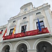 Banderas en media asta en Mérida por el Papa