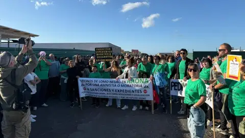 Protestas por la orden de desalojo en Lomo Negro Arona Protestas por la orden de desalojo en Lomo Negro Arona