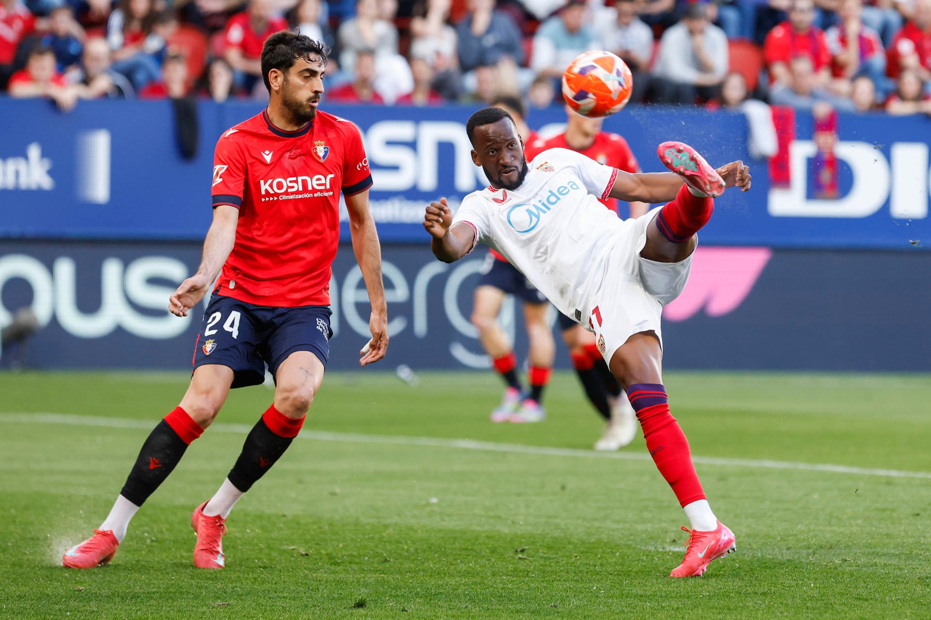 (1-0) El Sevilla se mete en un lío (1-0) El Sevilla se mete en un lío