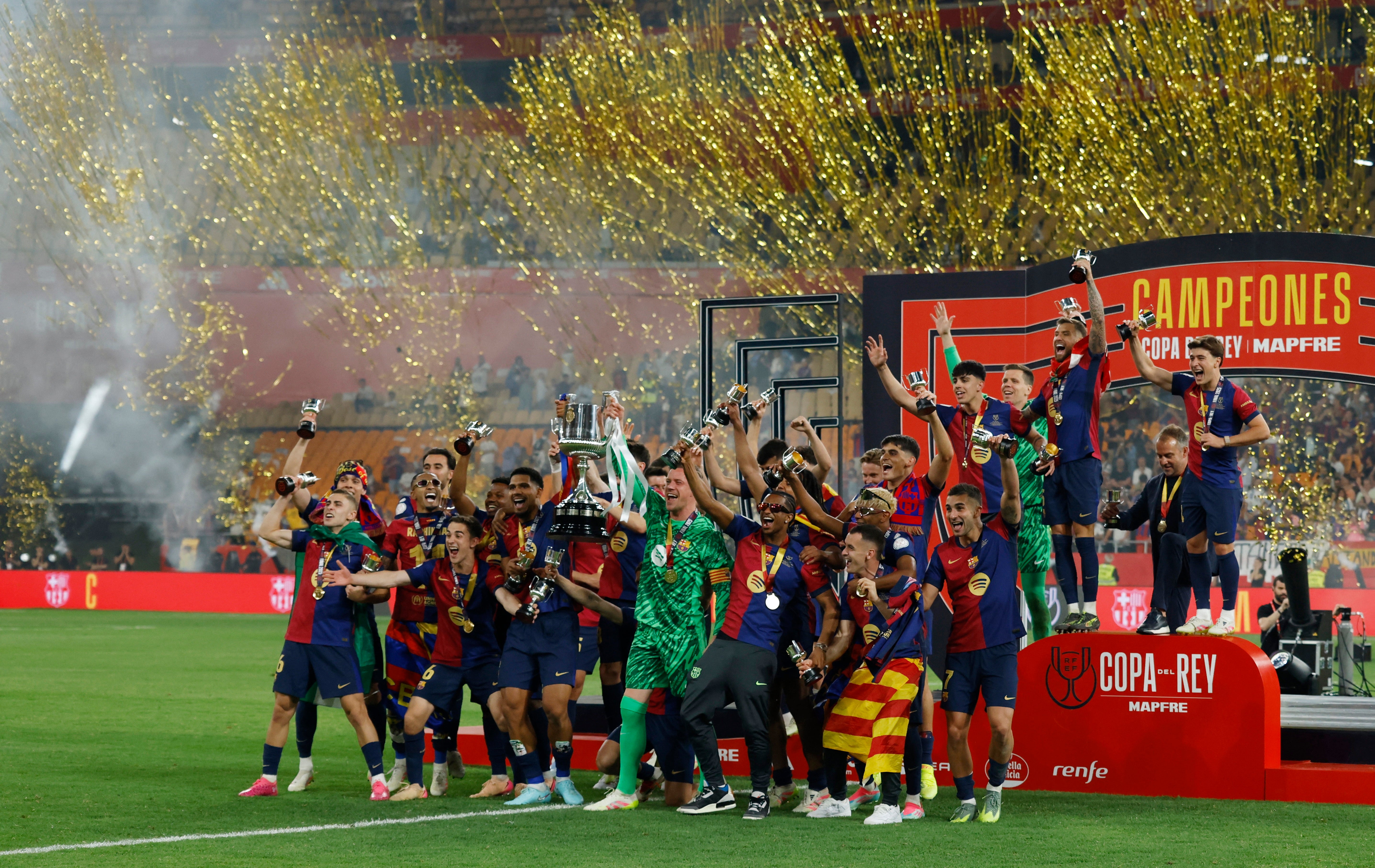 El FC Barcelona gana la Final de la Copa del Rey al Real Madrid en un partido de locura (3-2) El FC Barcelona gana la Final de la Copa del Rey al Real Madrid en un partido de locura (3-2)