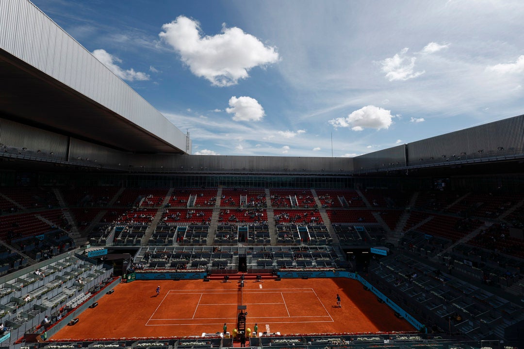 La Caja Mágica restablece la electricidad y reanuda la jornada La Caja Mágica restablece la electricidad y reanuda la jornada