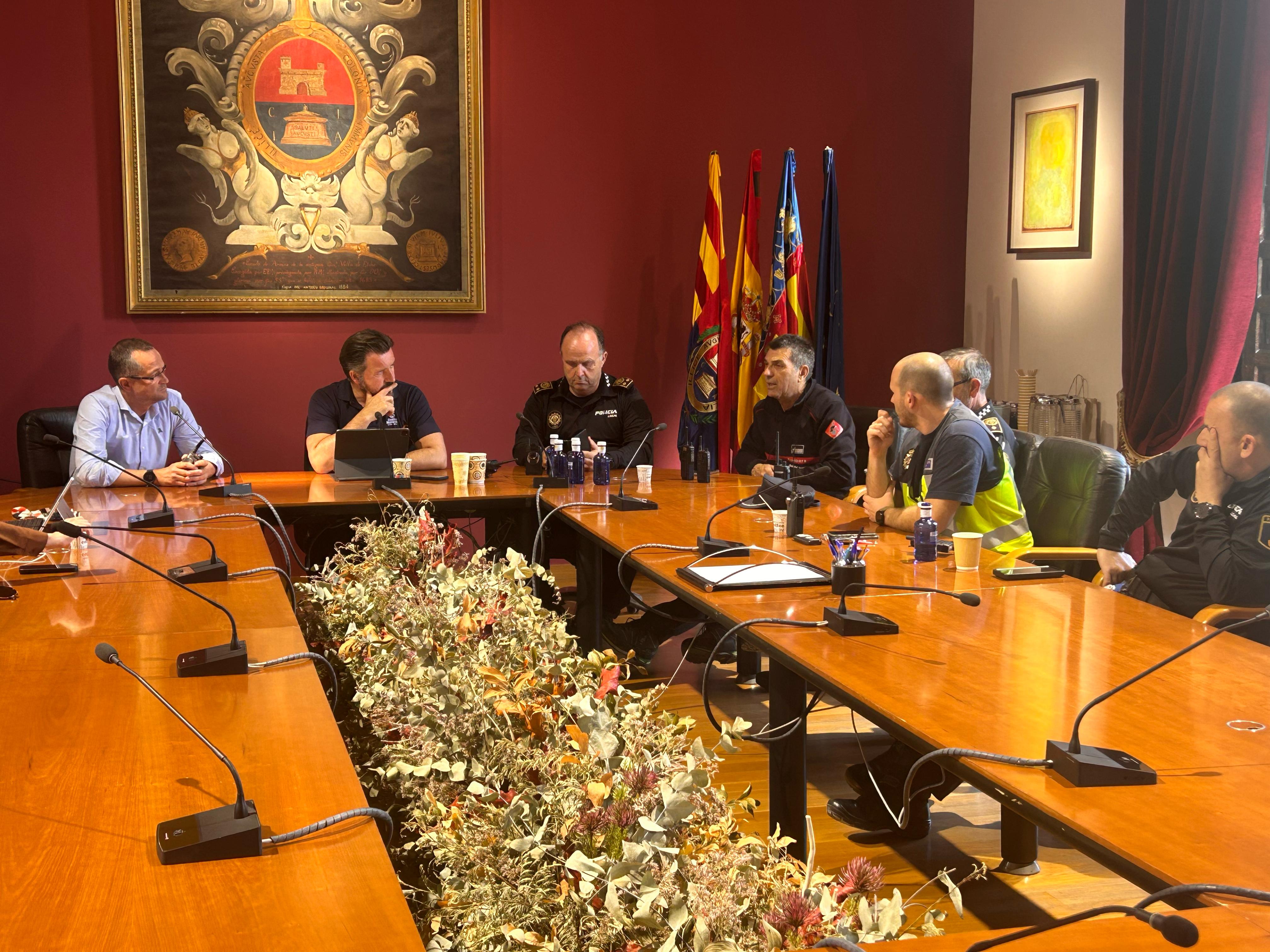 Jesús Andreu, coordinador de Emergencias en Elche: "Mientras no se sepan las causas no se podrán descartar más apagones" Jesús Andreu, coordinador de Emergencias en Elche: "Mientras no se sepan las causas no se podrán descartar más apagones"