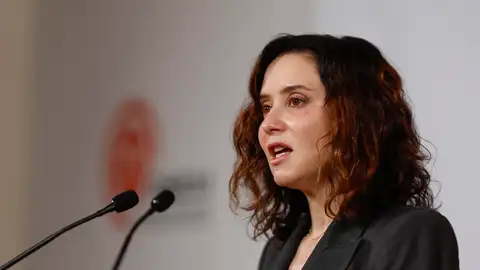 Isabel Díaz Ayuso durante la rueda de prensa ofrecida este martes en la sede de la Agencia de Seguridad y Emergencias ASEM 112, en Madrid. Isabel Díaz Ayuso durante la rueda de prensa ofrecida este martes en la sede de la Agencia de Seguridad y Emergencias ASEM 112, en Madrid.