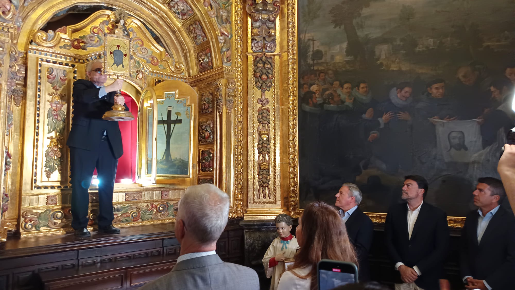 La prueba de llaves de la hornacina de la Santa Faz completado con éxito por los síndicos Ana Poquet y Julio Calero La prueba de llaves de la hornacina de la Santa Faz completado con éxito por los síndicos Ana Poquet y Julio Calero