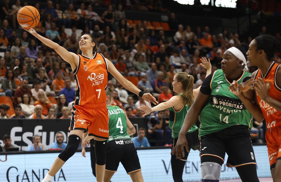 Valencia Basket y Perfumerías Avenida se citan en las semifinales de los playoff por el título de liga Valencia Basket y Perfumerías Avenida se citan en las semifinales de los playoff por el título de liga