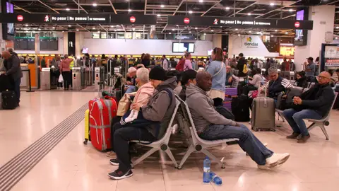 Catalunya segueix sense servei de Rodalies. Catalunya segueix sense servei de Rodalies.
