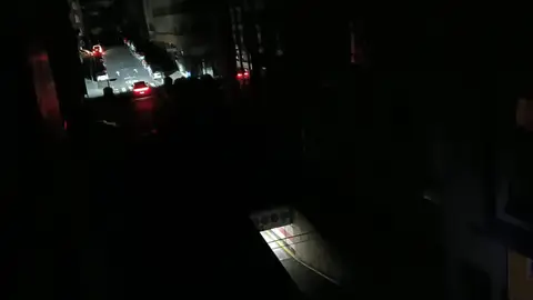 Santiago no registró la pasada madrugada ningún incidente de importancia a pesar de estar las rúas en completa penumbra Santiago no registró la pasada madrugada ningún incidente de importancia a pesar de estar las rúas en completa penumbra