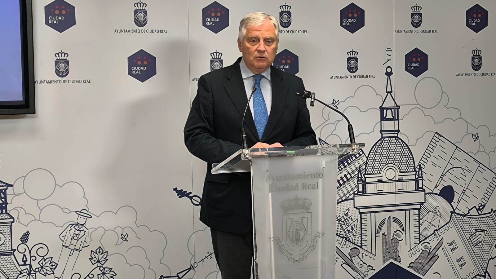 El alcalde de Ciudad Real destaca la calma con la que se vivió la situación hasta recuperar el suministro El alcalde de Ciudad Real destaca la calma con la que se vivió la situación hasta recuperar el suministro