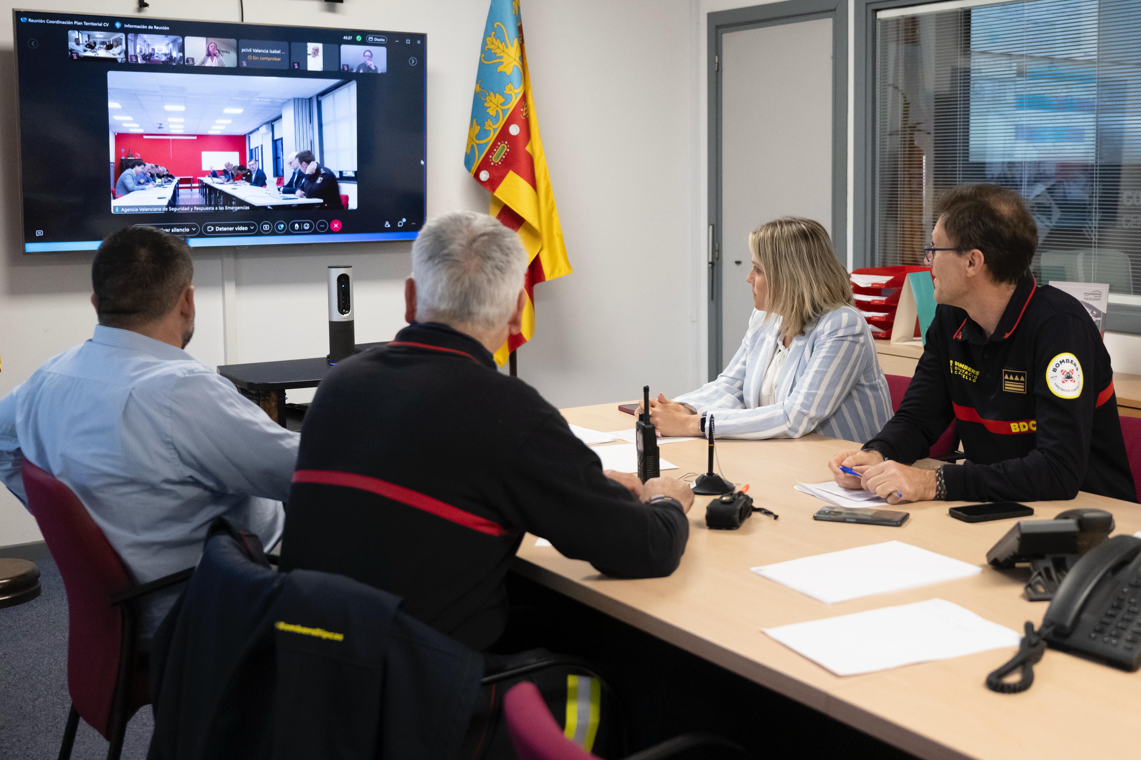 Barrachina asiste al Cecopi para seguir coordinando las actuaciones ante el apagón generalizado Barrachina asiste al Cecopi para seguir coordinando las actuaciones ante el apagón generalizado