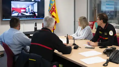 Barrachina asiste al Cecopi para seguir coordinando las actuaciones ante el apagón generalizado Barrachina asiste al Cecopi para seguir coordinando las actuaciones ante el apagón generalizado