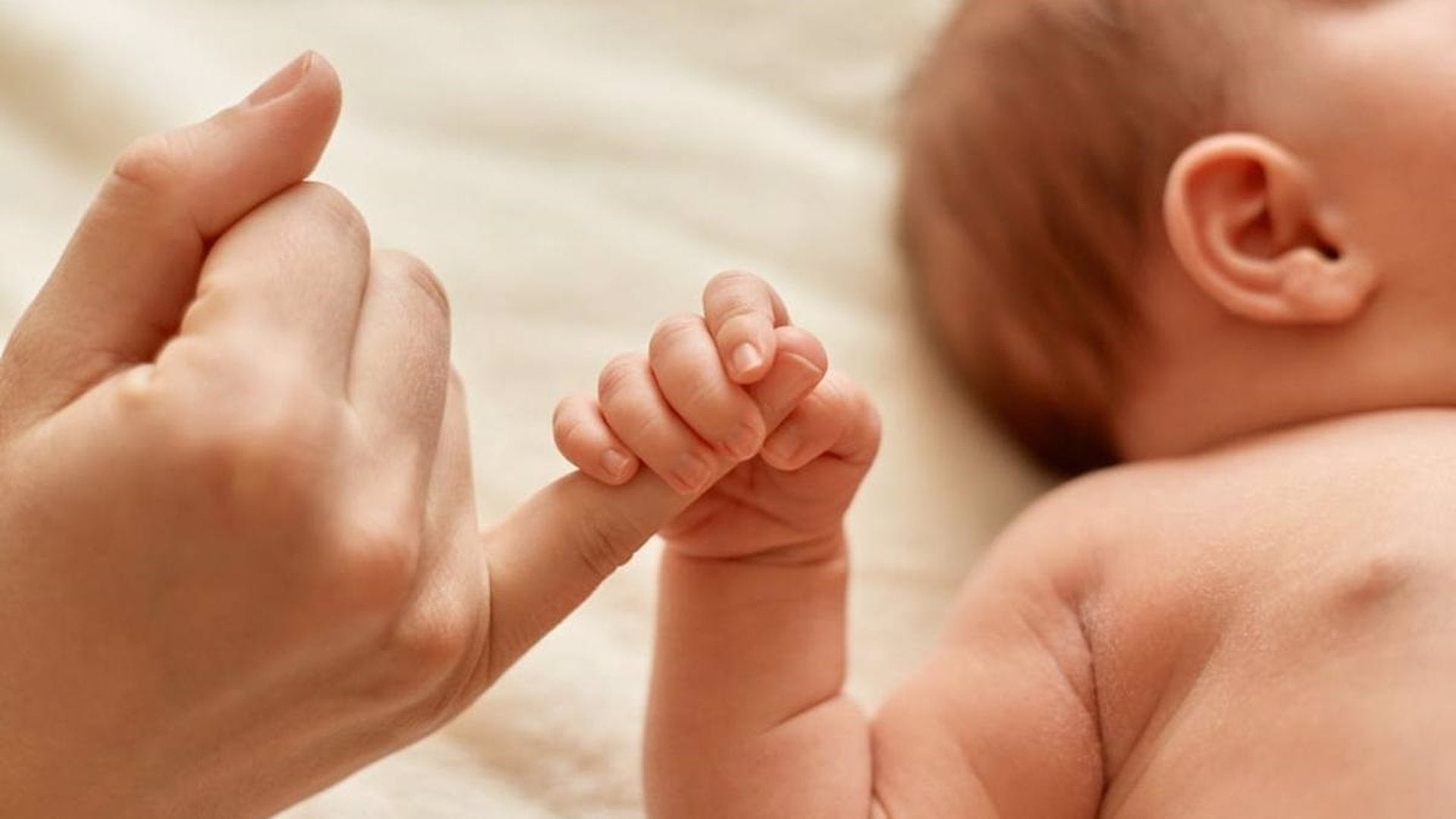 El Ayuntamiento de Albacete lanza una línea de ayudas tienen de 300 euros por cada nacimiento o adopción El Ayuntamiento de Albacete lanza una línea de ayudas tienen de 300 euros por cada nacimiento o adopción