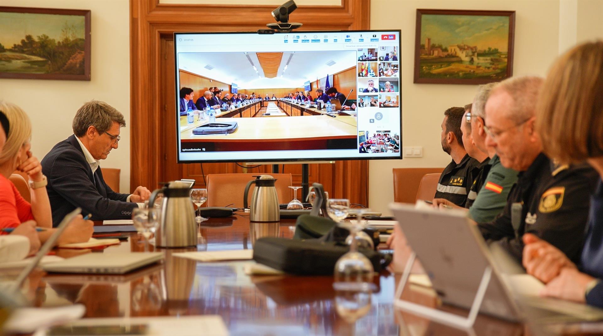 El Gobierno informa del "restablecimiento total del 100%" del sistema eléctrico en Andalucía desde las 12,40 El Gobierno informa del "restablecimiento total del 100%" del sistema eléctrico en Andalucía desde las 12,40