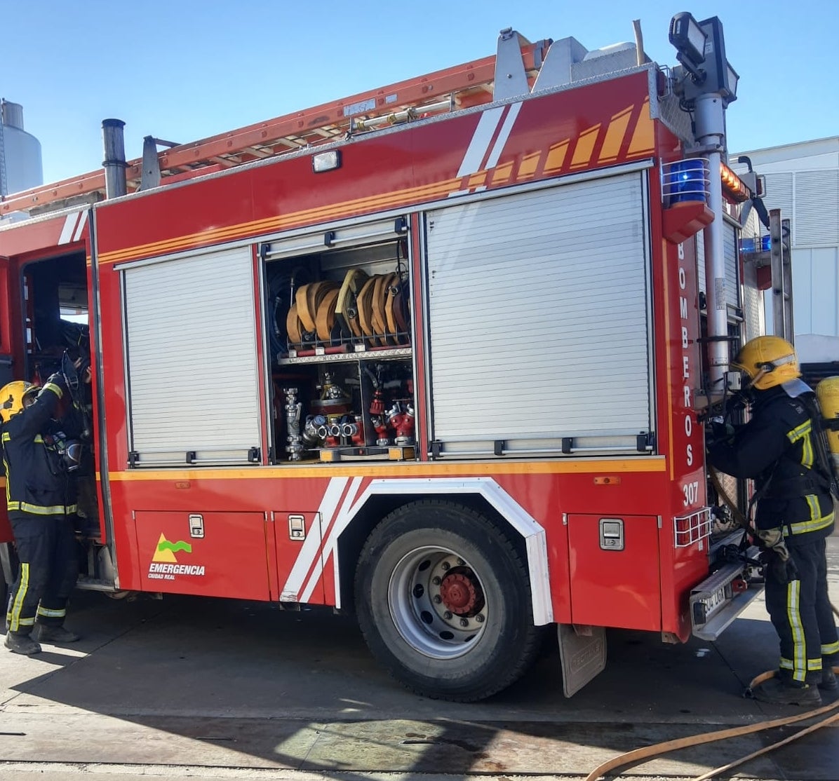 Bomberos realizan 8 intervenciones en Valdepeñas y 4 en Manzanares debido al apagón Bomberos realizan 8 intervenciones en Valdepeñas y 4 en Manzanares debido al apagón