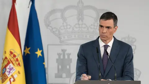 Pedro Sánchez, el hombre de las mil crisis: del covid, la DANA, un volcán, una guerra o el gran apagón Pedro Sánchez, el hombre de las mil crisis: del covid, la DANA, un volcán, una guerra o el gran apagón