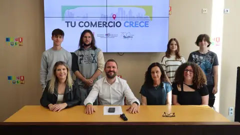 Alumnos del IES Beatriu Fajardo de Benidorm crearán las imágenes en 2D de la ruta virtual ‘Tu comercio crece’ Alumnos del IES Beatriu Fajardo de Benidorm crearán las imágenes en 2D de la ruta virtual ‘Tu comercio crece’