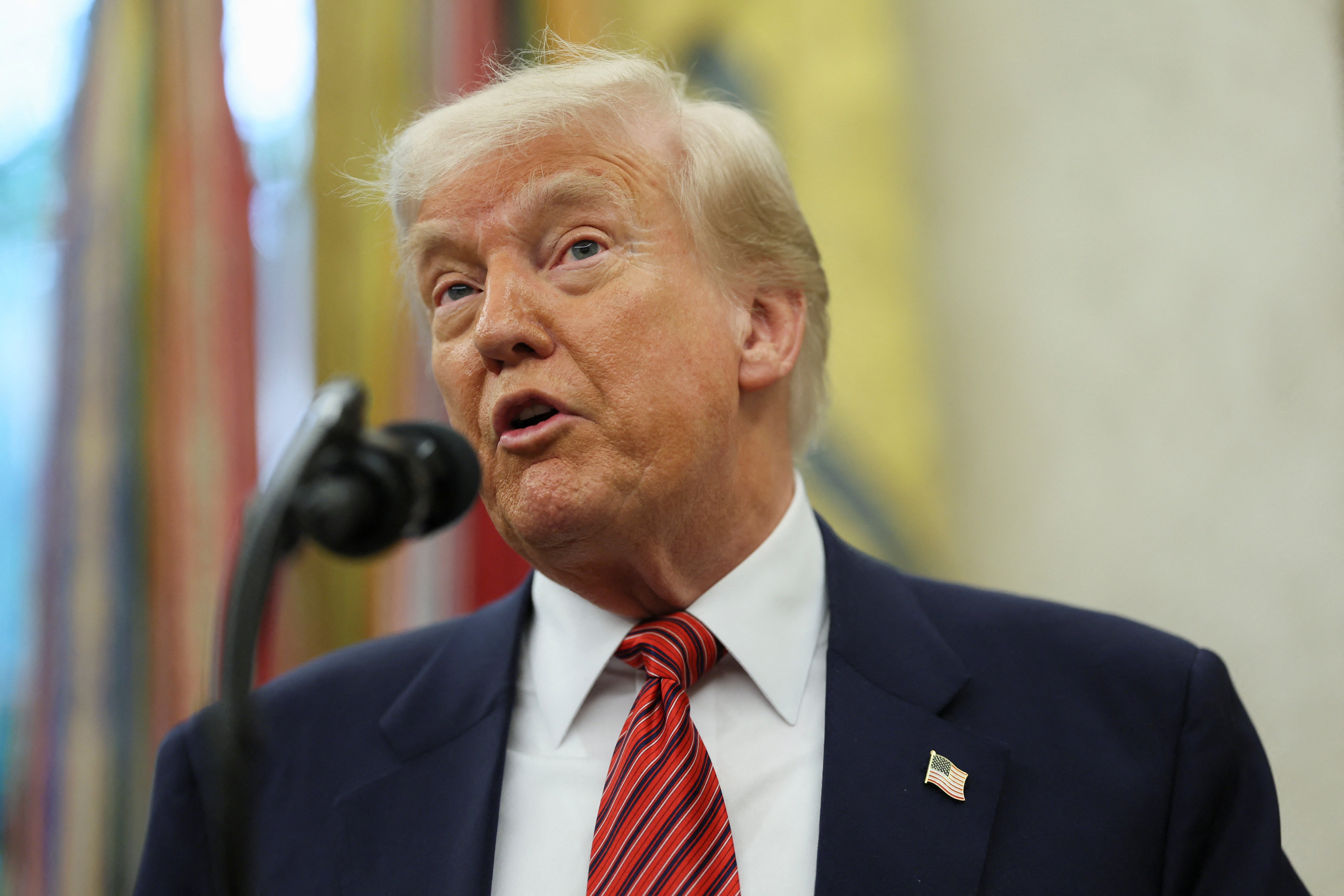 Trump hace público un "gran acuerdo comercial" con Reino Unido Trump hace público un "gran acuerdo comercial" con Reino Unido