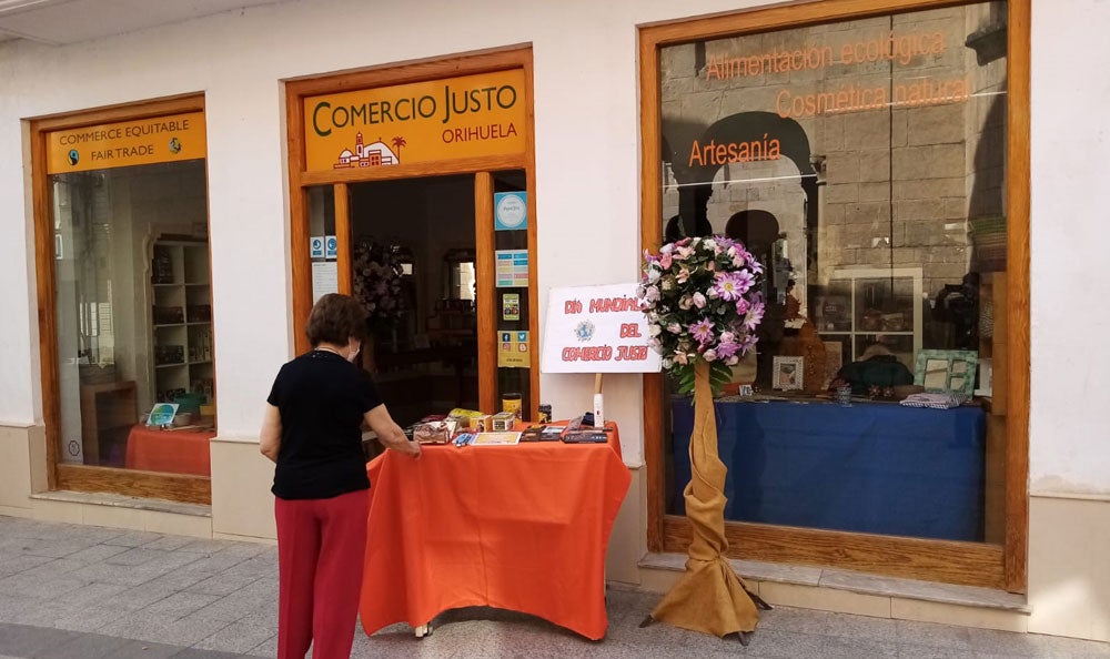 El Día del Comercio Justo anima a adoptar un compromiso cotidiano ante las desigualdades y la pobreza El Día del Comercio Justo anima a adoptar un compromiso cotidiano ante las desigualdades y la pobreza