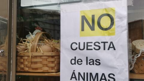 El cambio de nombre de la calle Alcázar de Toledo a Cuesta de las Ánimas no gusta a los vecinos de esta calle de Santander
