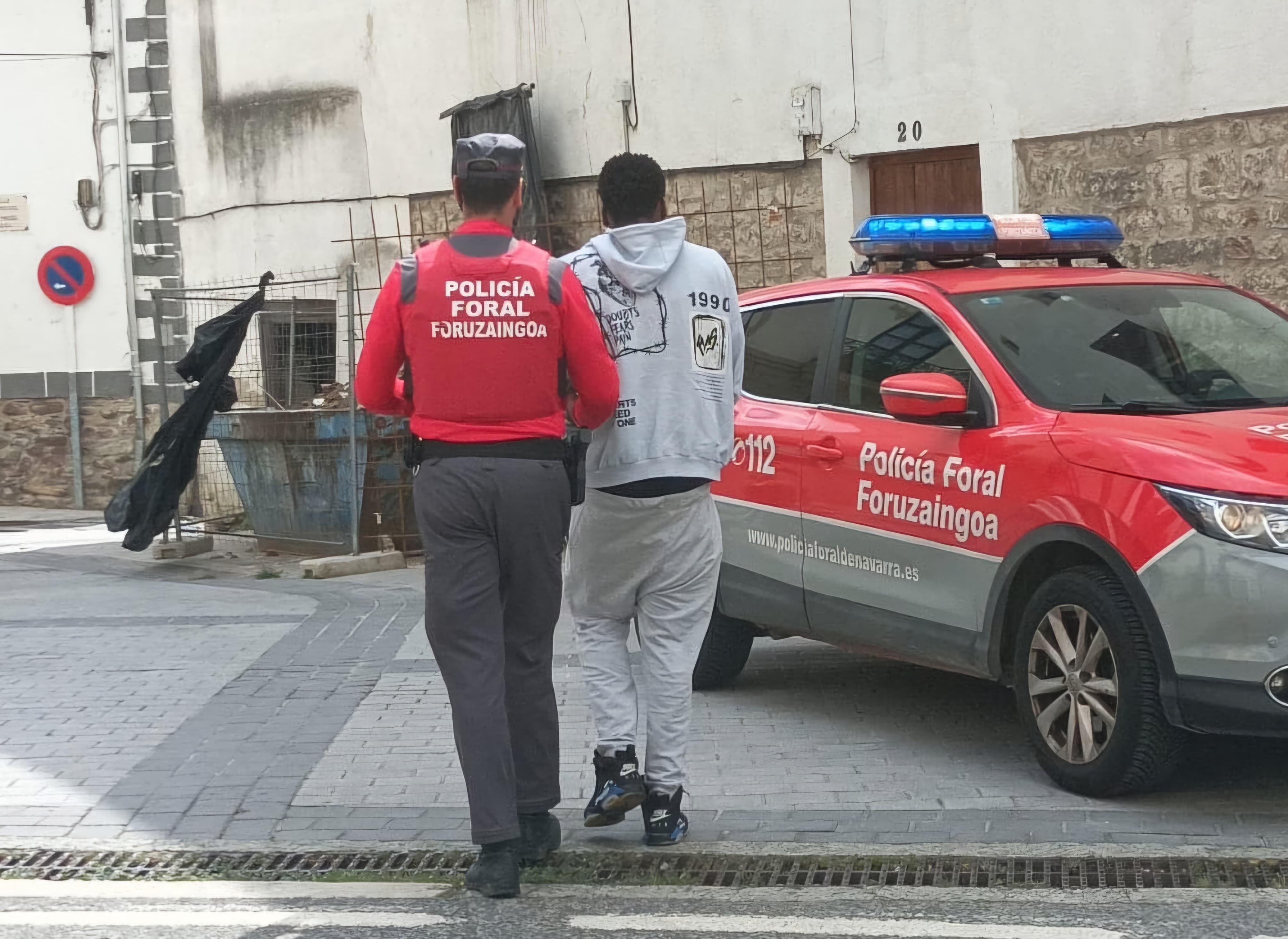 Cinco detenidos, 2 de ellos menores, por intento de asesinato en Pamplona Cinco detenidos, 2 de ellos menores, por intento de asesinato en Pamplona