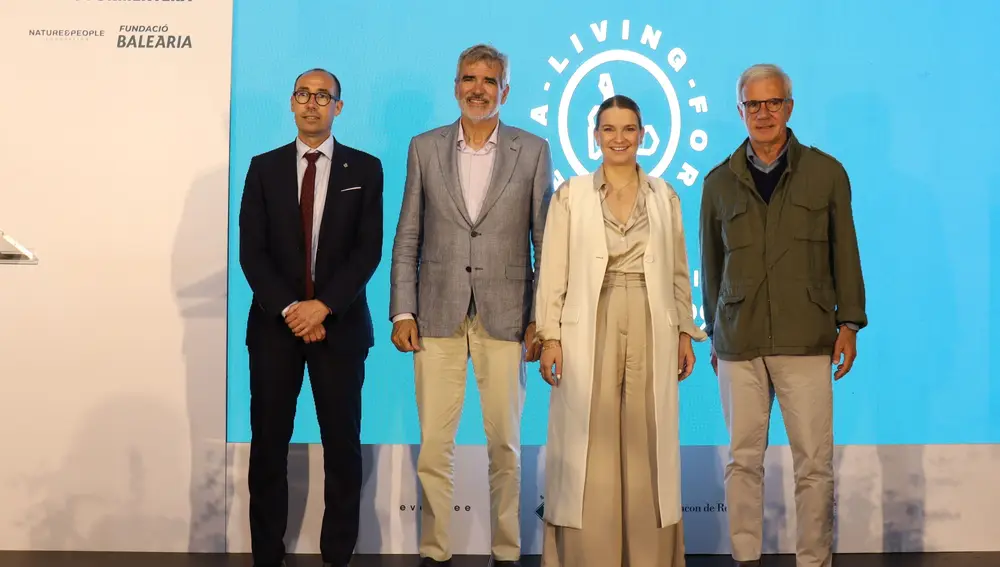 La presentación contó con la presencia de Marga Prohens y el presidente del Consell de Formentera, Óscar Portas La presentación contó con la presencia de Marga Prohens y el presidente del Consell de Formentera, Óscar Portas
