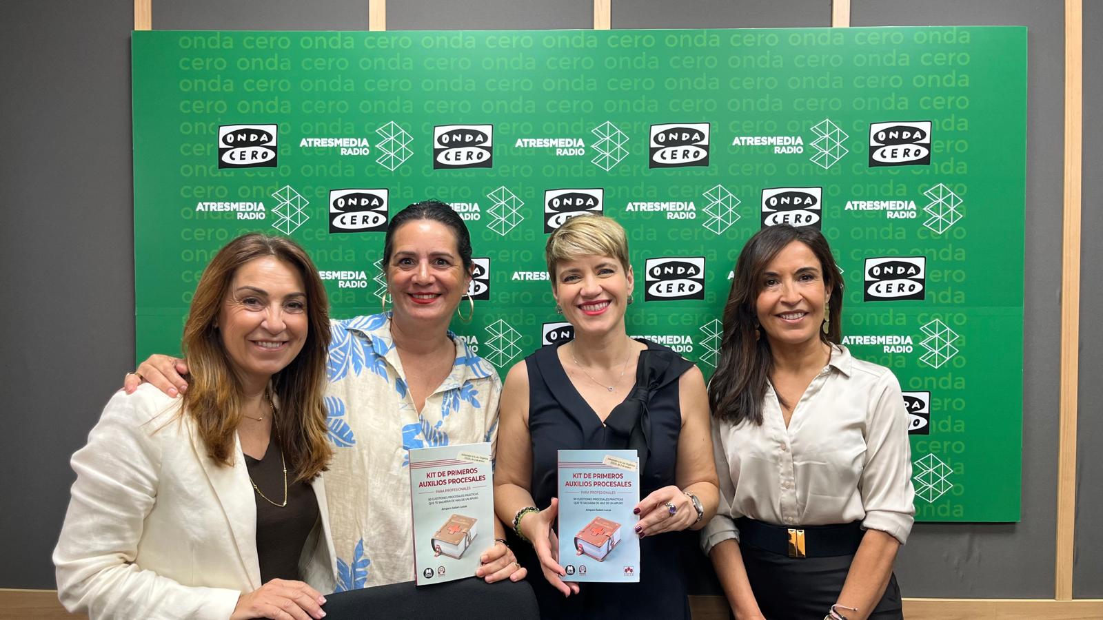 Las juezas influencers "A hacer puñetas" presentan en el colegio de abogados el libro "Kit de primeros auxilios procesales" Las juezas influencers "A hacer puñetas" presentan en el colegio de abogados el libro "Kit de primeros auxilios procesales"