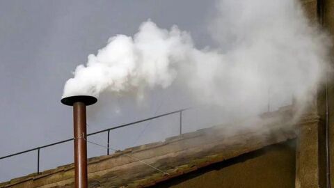 Fumata blanca y fumata negra en el c&oacute;nclave. Desde el MUDIC explican c&oacute;mo se crean estos humos