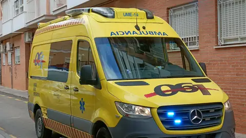 Herido el operario de una grúa en Granada tras recibir un martillazo de un conductor en plena vía pública Herido el operario de una grúa en Granada tras recibir un martillazo de un conductor en plena vía pública