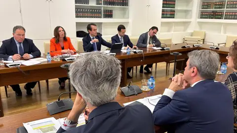 Reunión mantenida entre Ministerio de Transportes y Movilidad Sostenible, la Junta de Andalucía y la Diputación de Huelva para buscar un acuerdo sobre la financiación de los accesos para el puente entre Alcoutim y Sanlúcar de Guadiana. Reunión mantenida entre Ministerio de Transportes y Movilidad Sostenible, la Junta de Andalucía y la Diputación de Huelva para buscar un acuerdo sobre la financiación de los accesos para el puente entre Alcoutim y Sanlúcar de Guadiana.