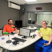Paco Dalmau y Jochem Rotteveel en los estudios de Onda Cero Vila-real. 