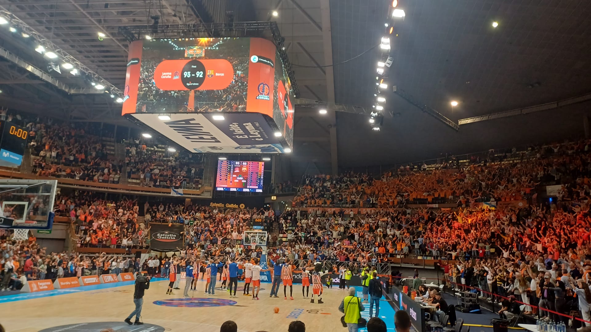 El Leyma Basquet Coruña también tumba al Barça en el Coliseum y Óscar Gilsanz no quiere saber de cláusulas de renovación de jugadores El Leyma Basquet Coruña también tumba al Barça en el Coliseum y Óscar Gilsanz no quiere saber de cláusulas de renovación de jugadores
