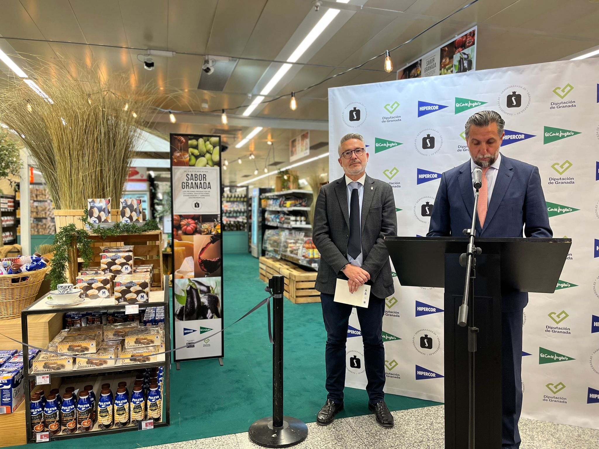 El Corte Inglés y la Diputación inauguran la IX Edición de la Feria Sabor Granada: los mejores productos de la despensa granadina El Corte Inglés y la Diputación inauguran la IX Edición de la Feria Sabor Granada: los mejores productos de la despensa granadina