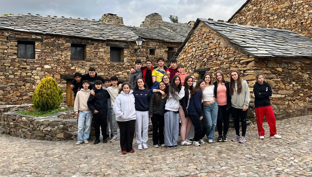 Expedición de los alumnos de Navia en Umbralejo. Expedición de los alumnos de Navia en Umbralejo.