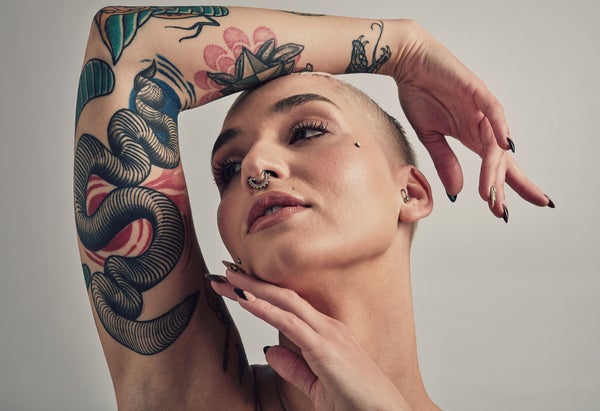Cómo cuidar y disfrutar de tatuajes y piercings Cómo cuidar y disfrutar de tatuajes y piercings