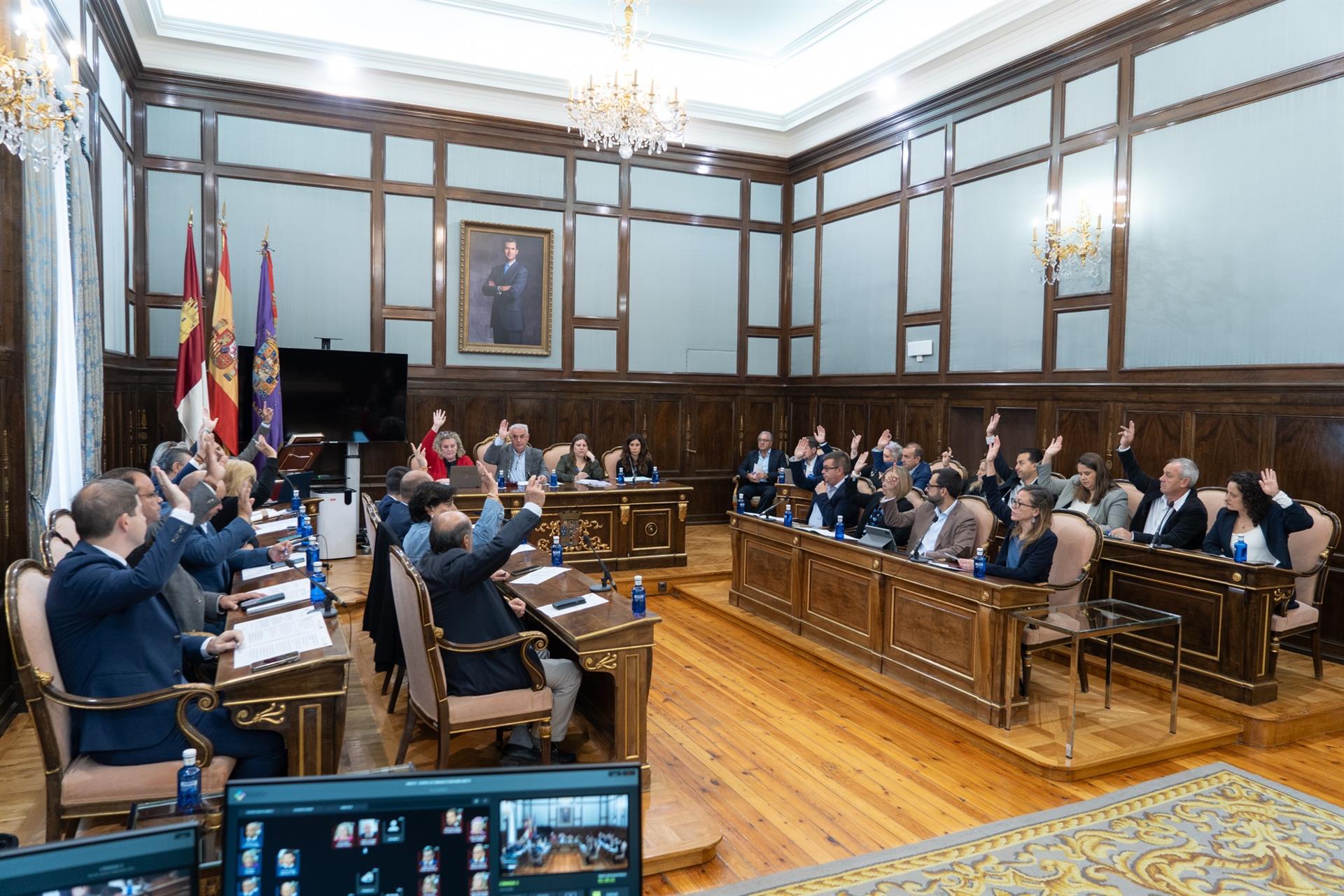 Aprobadas 400.000 mil euros en ayudas para collares que prevengan los ataques del lobo en Guadalajara Aprobadas 400.000 mil euros en ayudas para collares que prevengan los ataques del lobo en Guadalajara