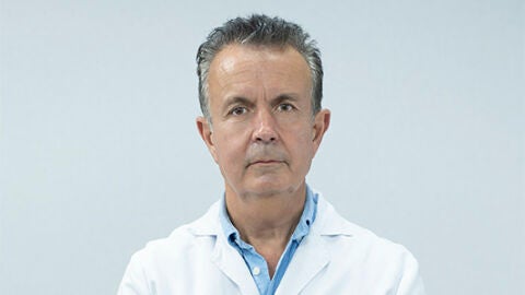 Dr. Juan Antonio Luj&aacute;n, jefe del Servcio de Cirug&iacute;a del Hospital Quir&oacute;nsalud Murcia