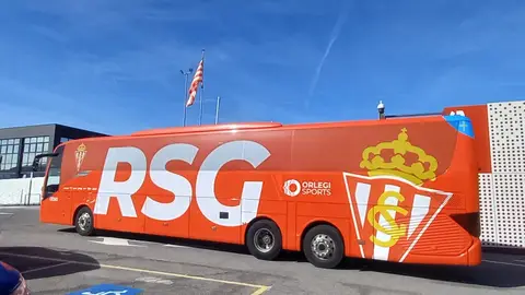 Autobús del Sporting en Mareo Autobús del Sporting en Mareo