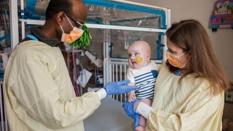 Avance m&eacute;dico: desarrollan una terapia personalizada para un beb&eacute; con una enfermedad incurable