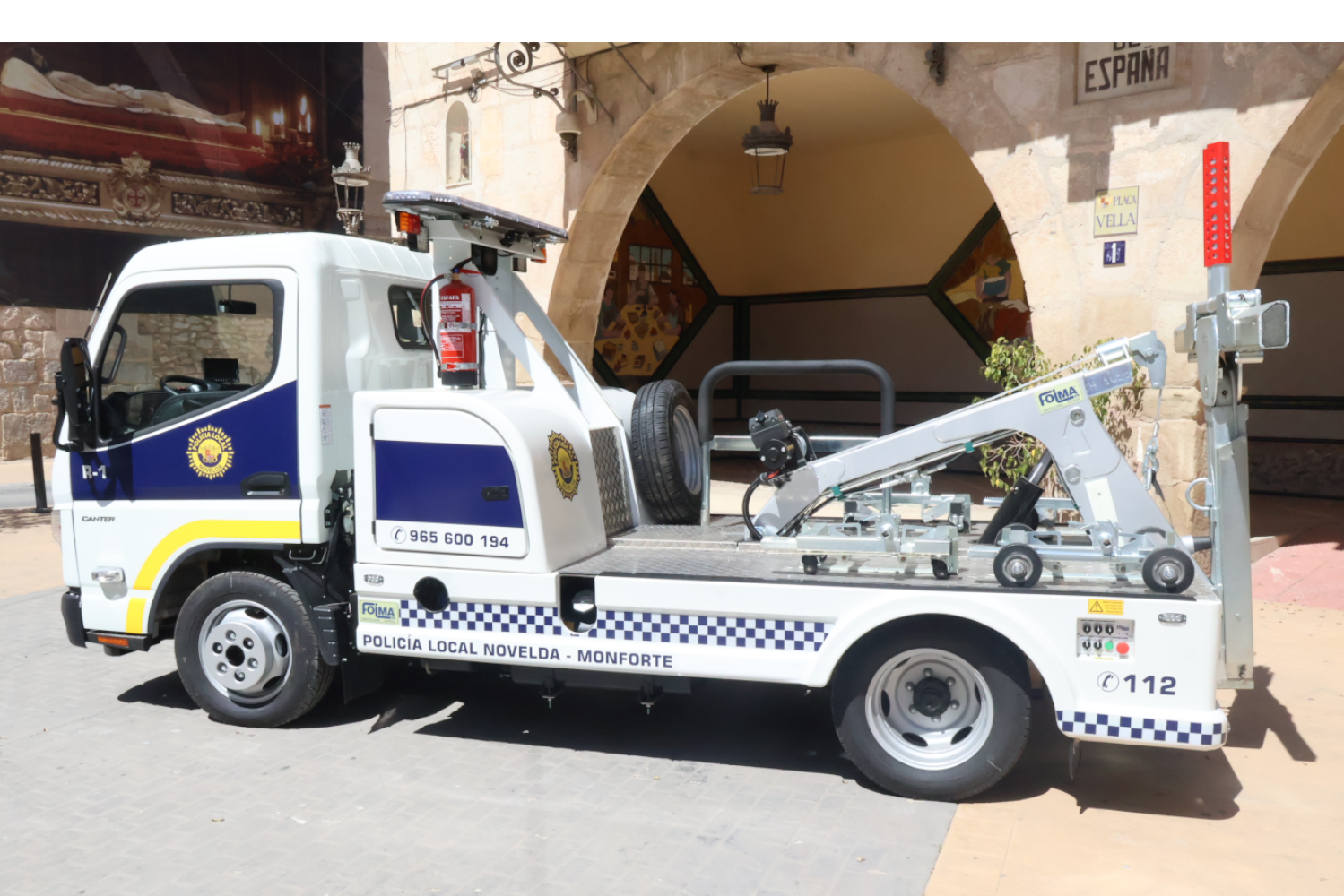 Novelda y Monforte del Cid acuerdan compartir el servicio municipal de grúa Novelda y Monforte del Cid acuerdan compartir el servicio municipal de grúa