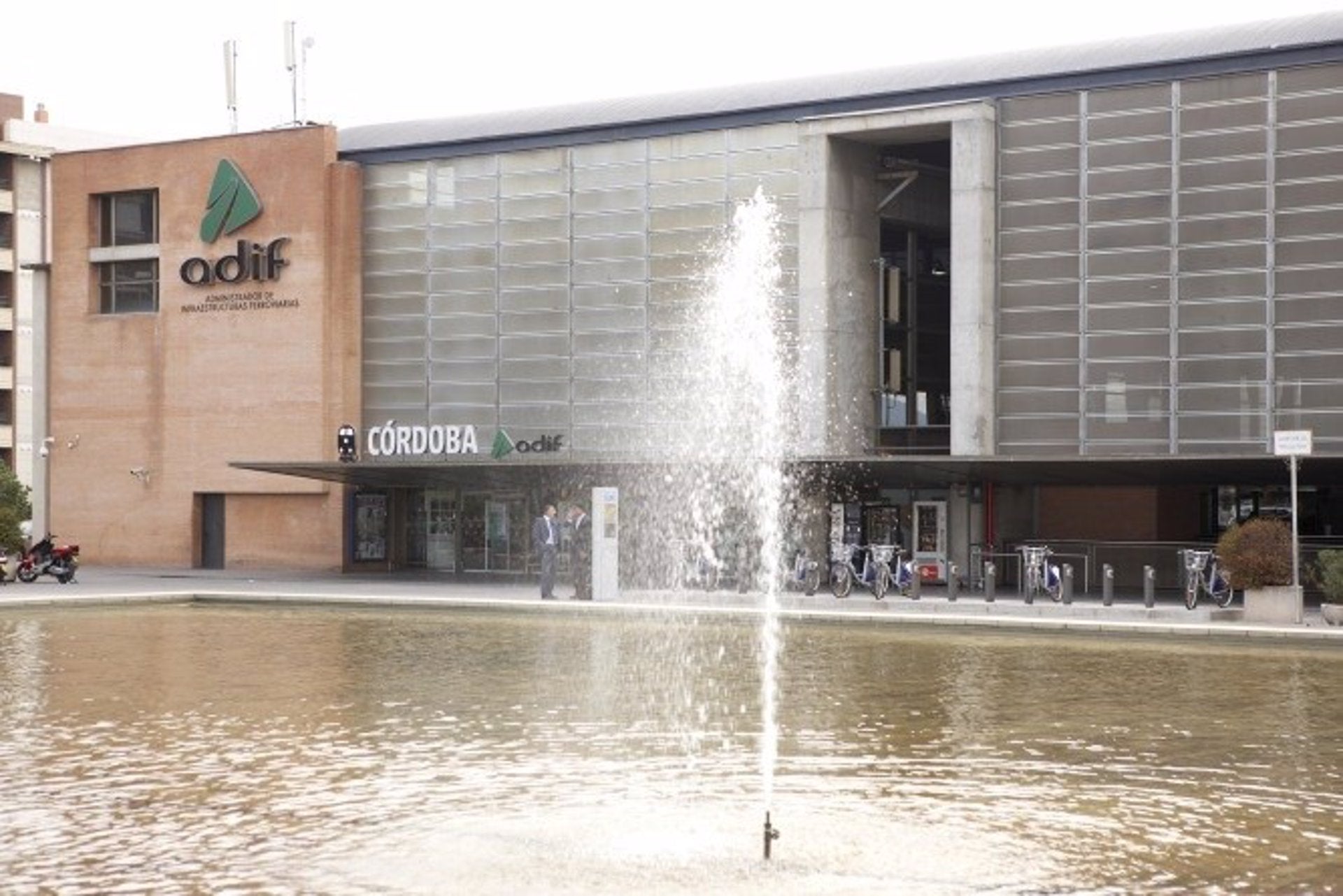 La estación de tren de Córdoba pasará a llamarse Julio Anguita por su "contribución" a la democracia La estación de tren de Córdoba pasará a llamarse Julio Anguita por su "contribución" a la democracia