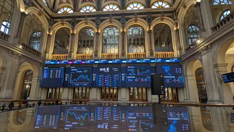 Imagen de archivo de la Bolsa de Madrid La Bolsa española supera los 14.000 puntos, una cota en la que no cotizaba desde 2008